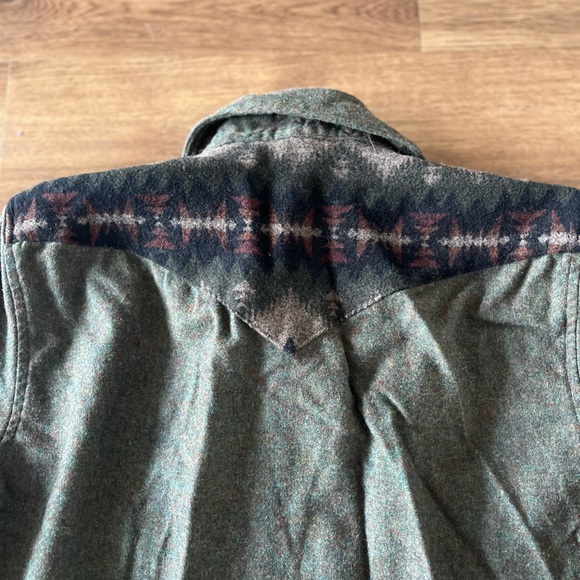 Pendleton Wool Button up - Picture 4 of 7